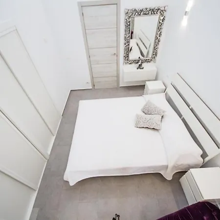 White House - Clasto San Miguel de Abona